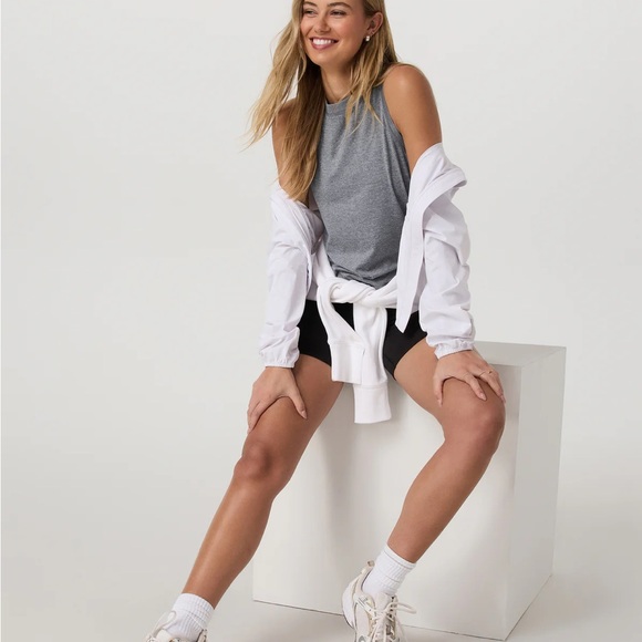 Vuori Energy Tank in Heather Grey - Picture 2 of 13